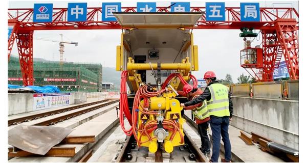 焊接故事| 成都地鐵18號線基建工程難度大，K922設備“保駕護航”